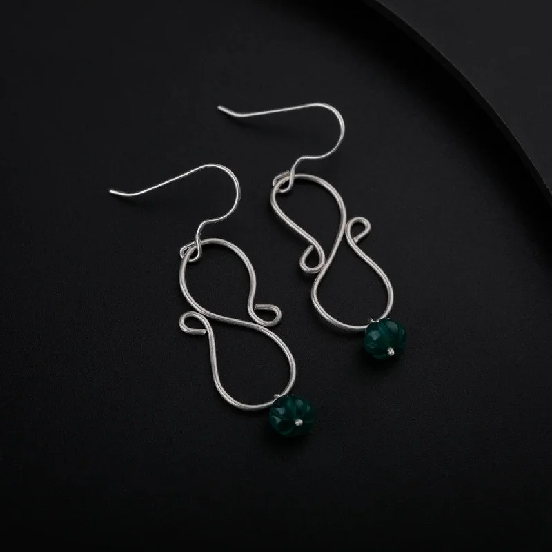 Minimalist Drop Earrings with Simplicity -Silver Wire Bending Earrings with Green Onyx