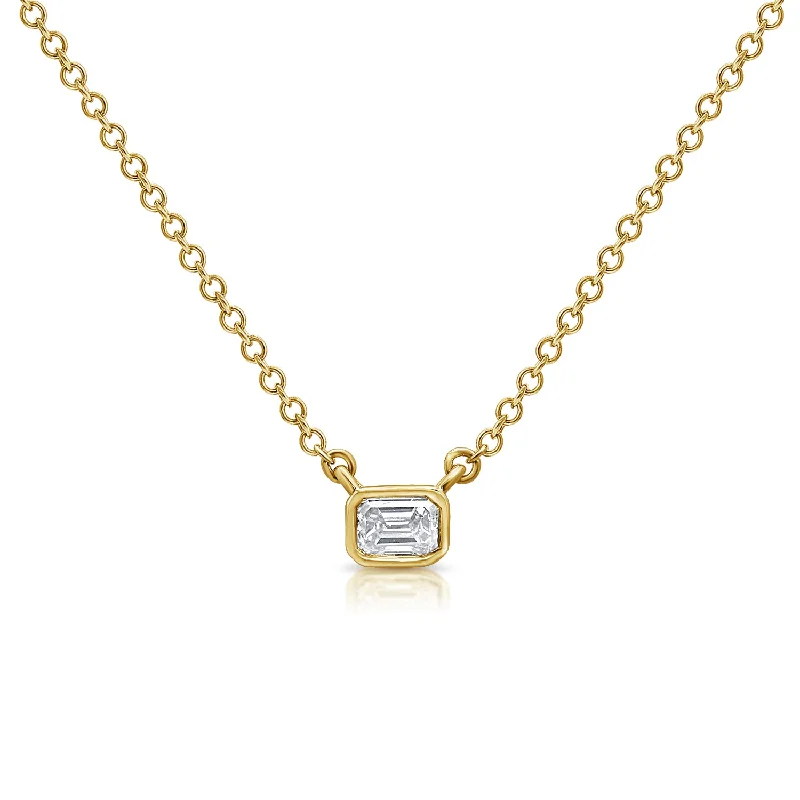 Trendy necklaces and pendants with geometric shapes for a modern aesthetic-DIAMOND SOLITAIRE PENDANT NECKLACE