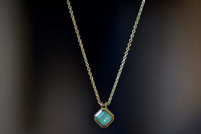 Best necklaces and pendants with crystal accents for a sparkling and elegant style-Duo Bale Offset Emerald Necklace