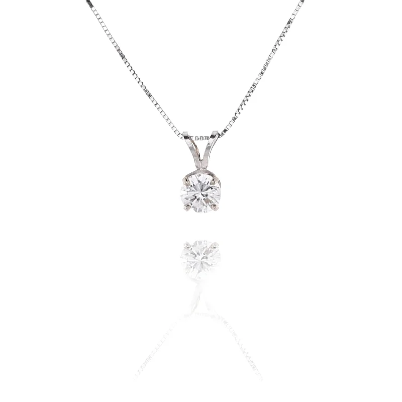 Elegant necklaces and pendants with onyx stones for a sleek, polished look-Estate 14 Karat White Gold Solitaire Diamond Pendant Necklace