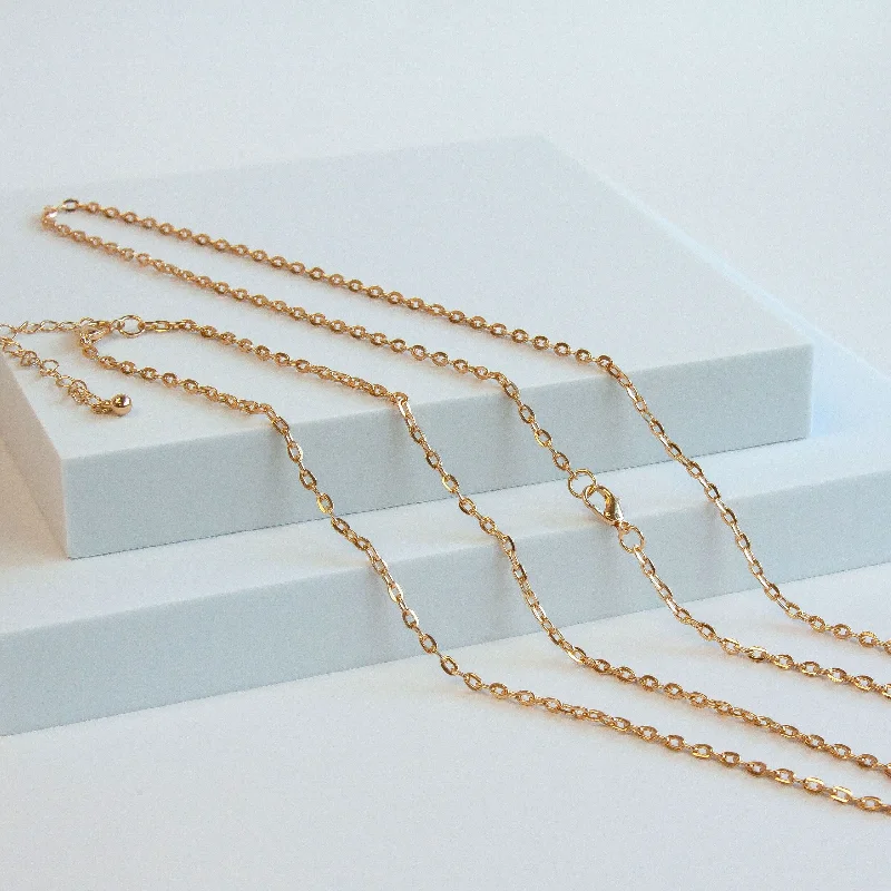 Necklaces and pendants with diamond pendants for a luxurious sparkling effect-NEW - Gold Tone Base Metal Flat Oval Chain