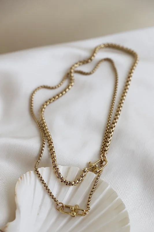 Trendy necklaces and pendants with geometric shapes for a modern aesthetic-NOVA CHAIN NECKLACE