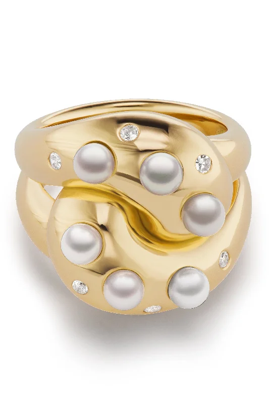 Rings with shield-shaped stones for boldness -Pearl and Diamond Knot Ring