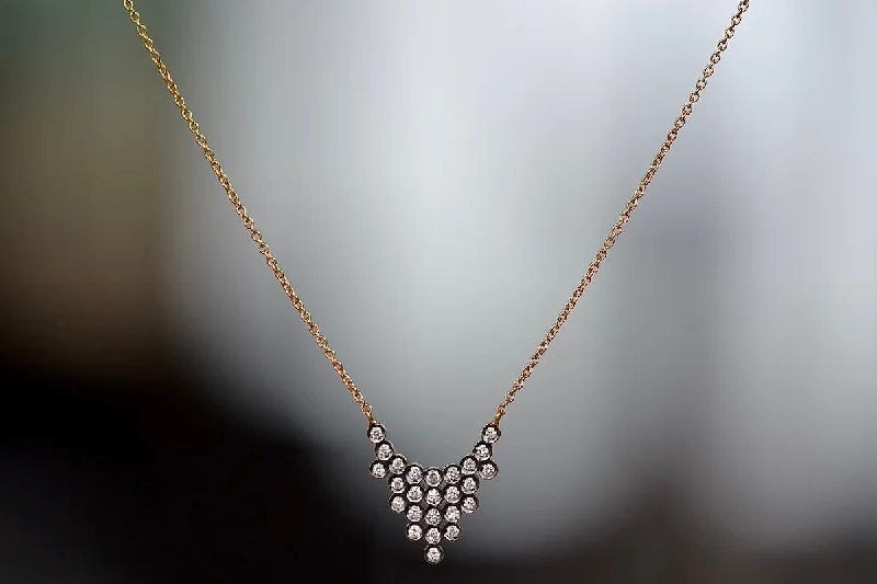 Best necklaces and pendants with heart-shaped designs for a romantic look-Pétale Necklace